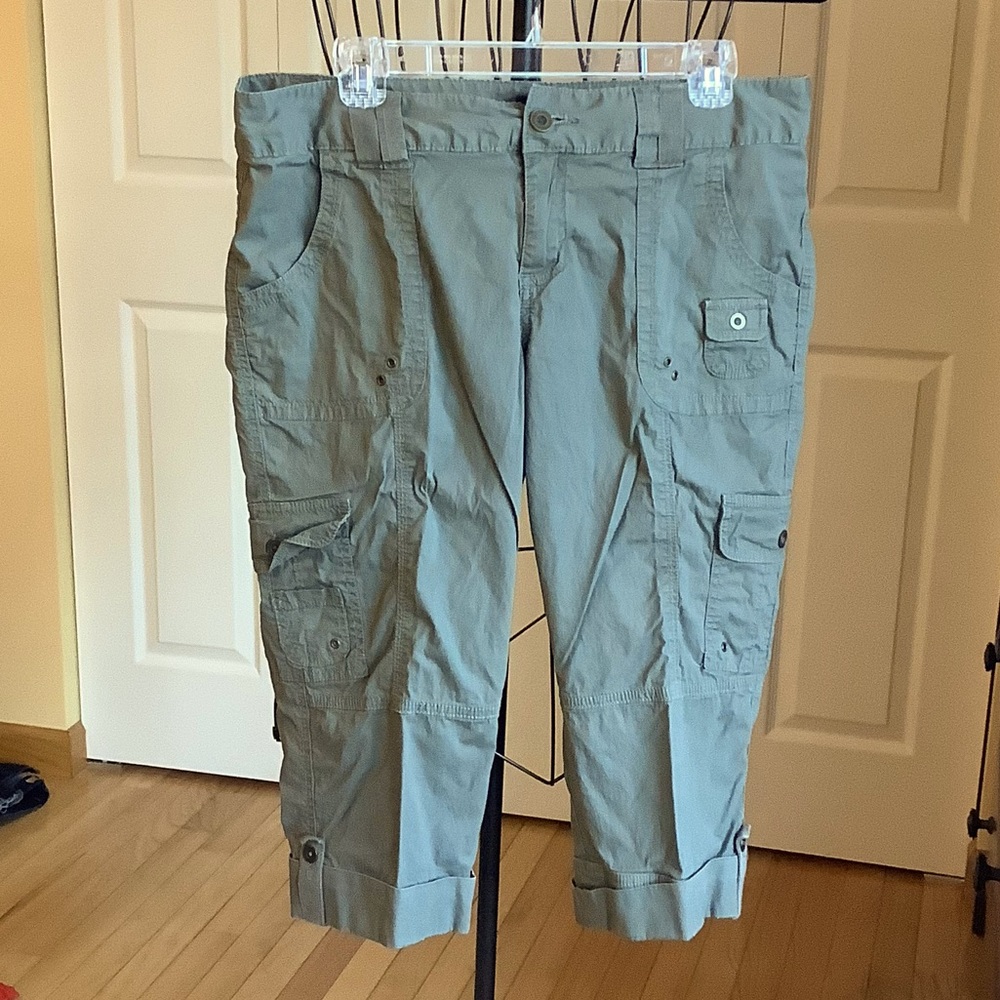 Cargo capris with lots of pockets.